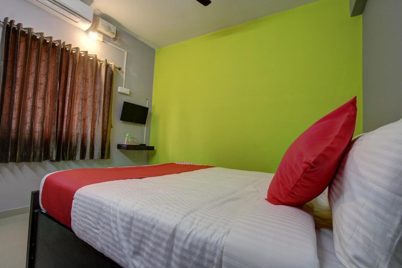 Hotel Oyo 30971 Gm Grande à Mudukarai Extérieur photo