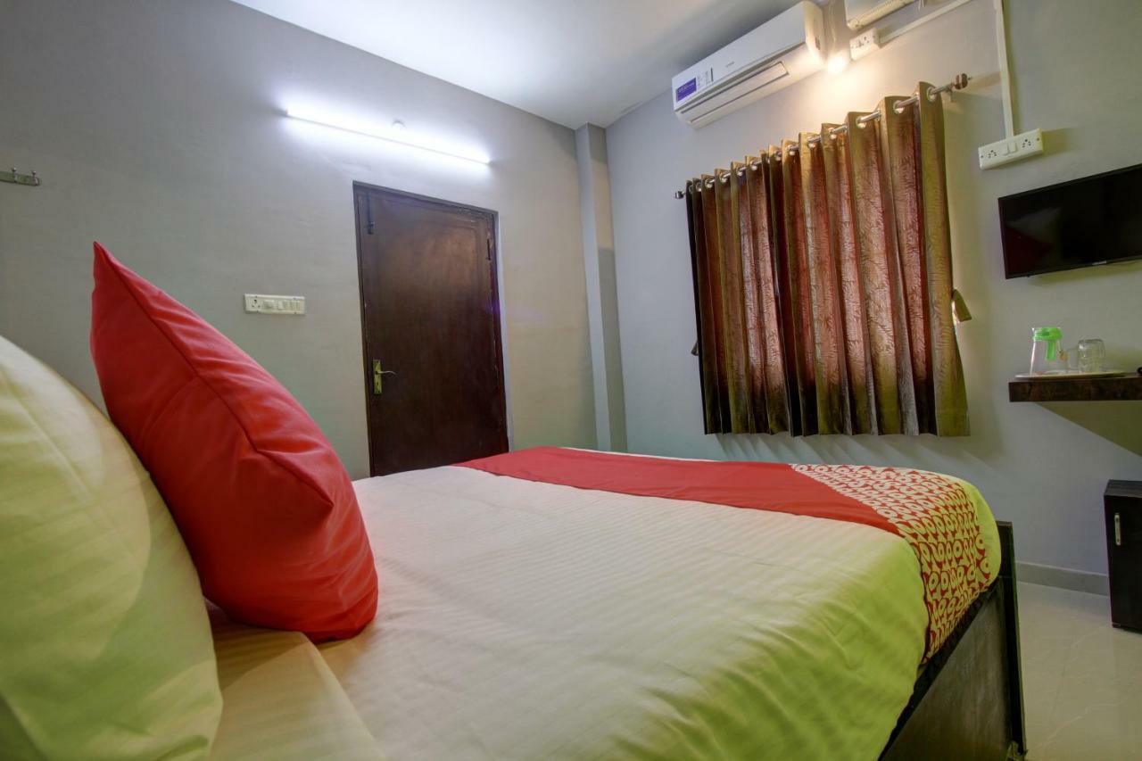 Hotel Oyo 30971 Gm Grande à Mudukarai Extérieur photo