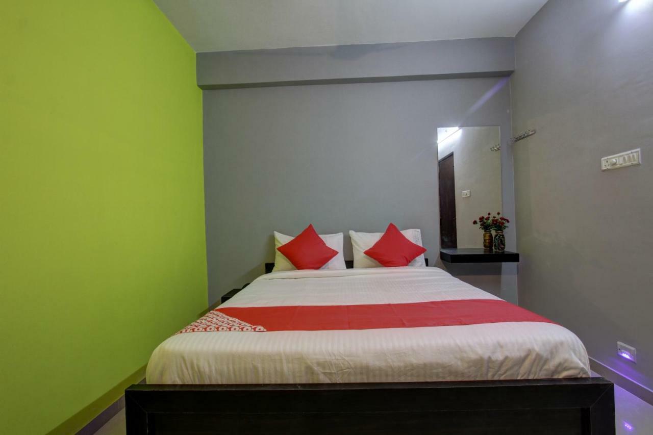 Hotel Oyo 30971 Gm Grande à Mudukarai Extérieur photo